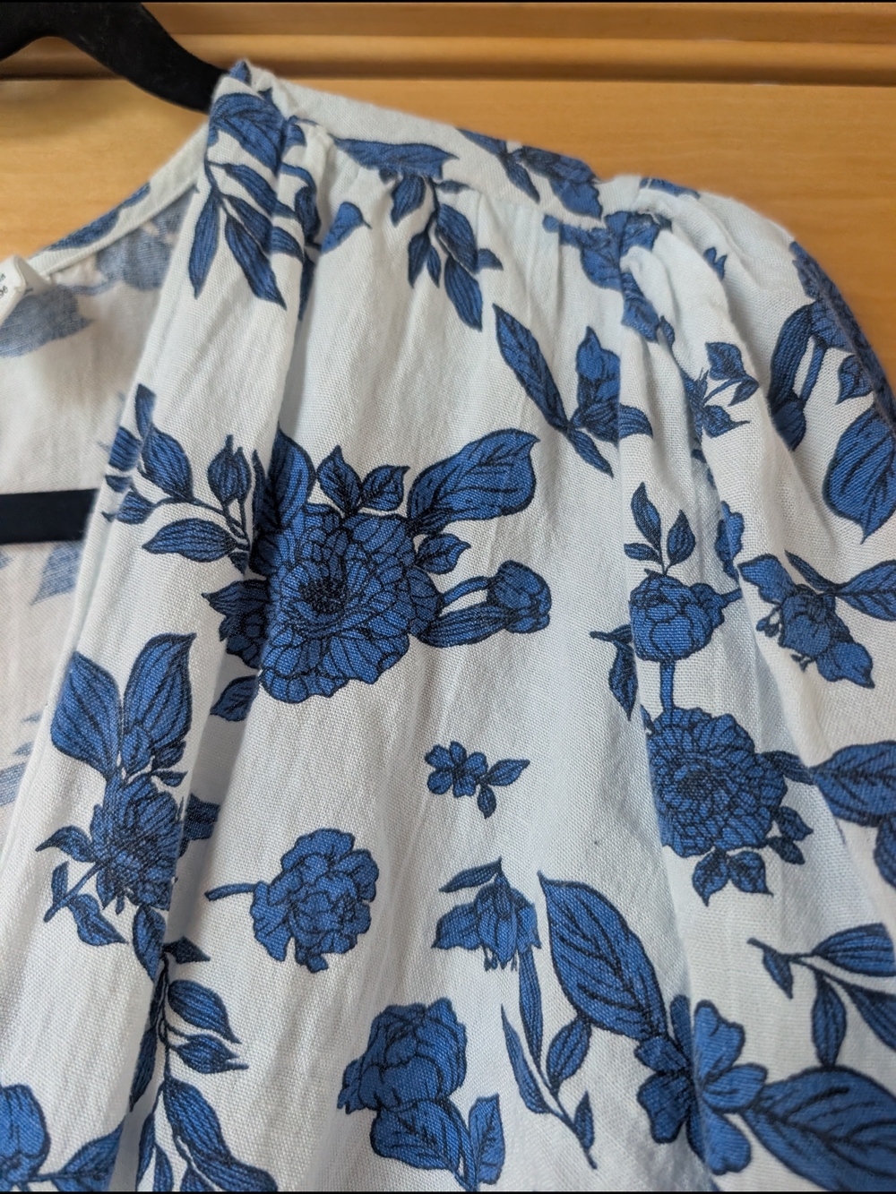 Blue Floral Tie-Front Crop Top - Women - Picture 3 of 9